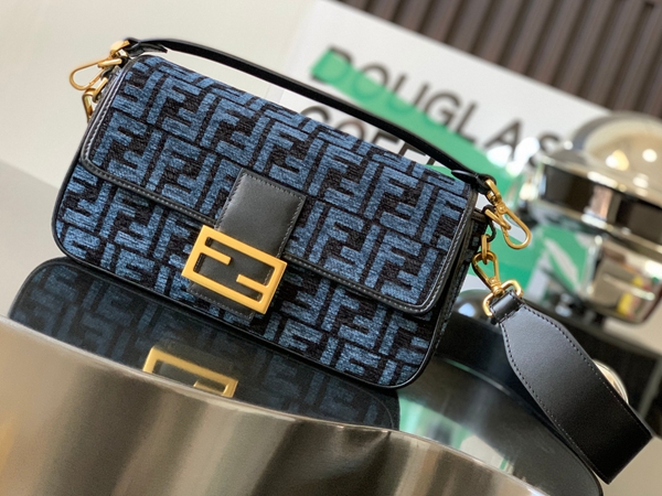 スーパーコピーブランドバッグ正面デザイン